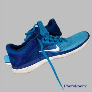 Womens running shoes